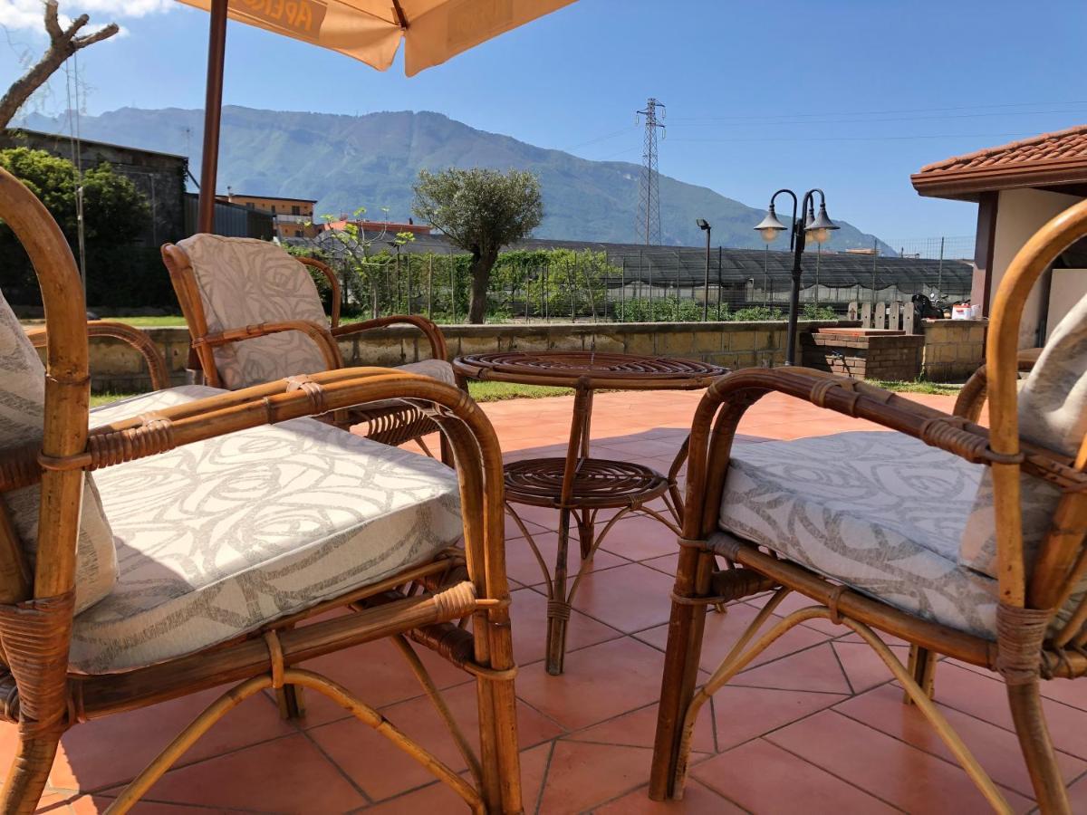 Villa Del Gaudio Rooms & Apartments Кастелламмаре-ди-Стабия Экстерьер фото