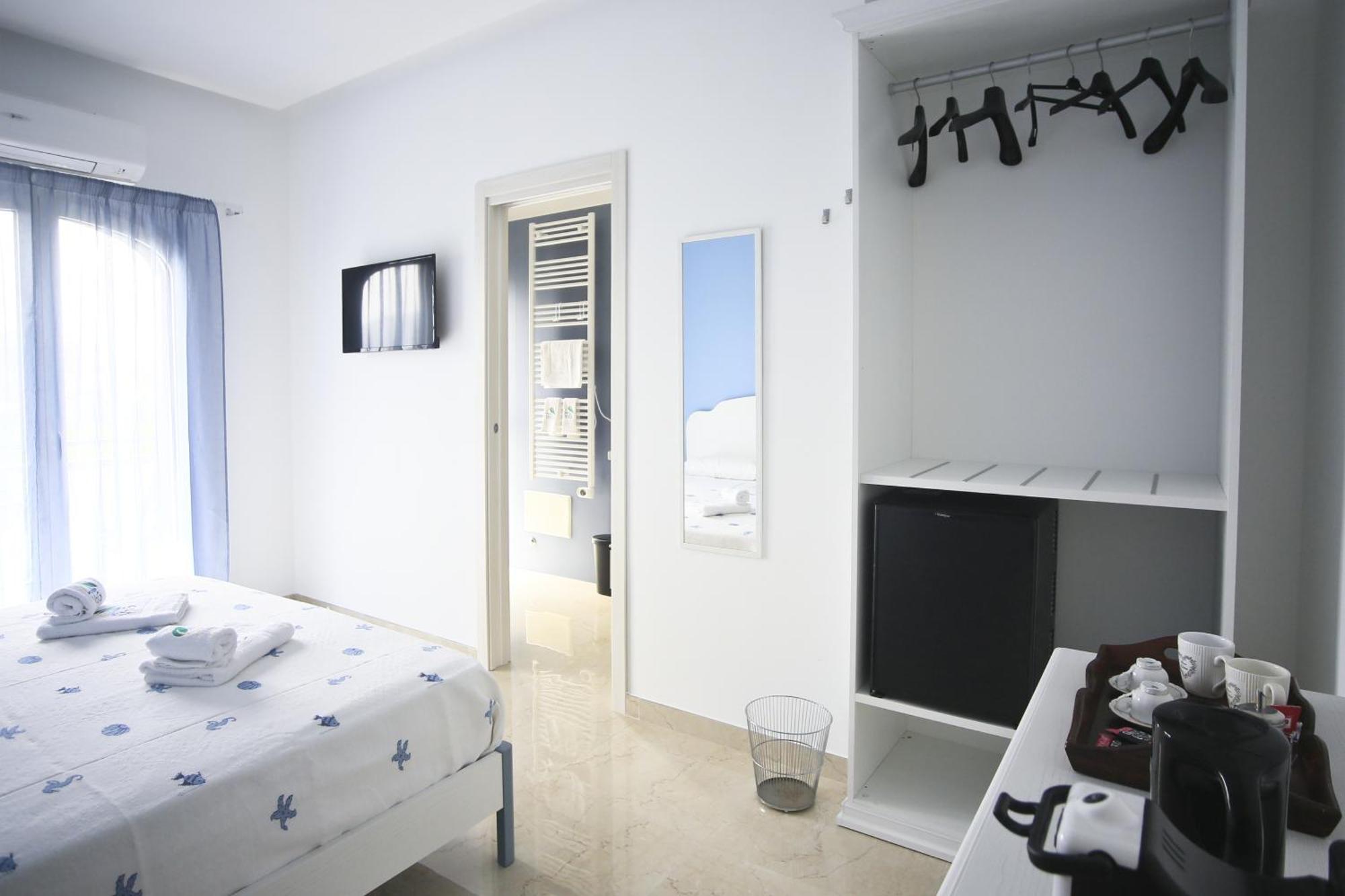 Villa Del Gaudio Rooms & Apartments Кастелламмаре-ди-Стабия Экстерьер фото