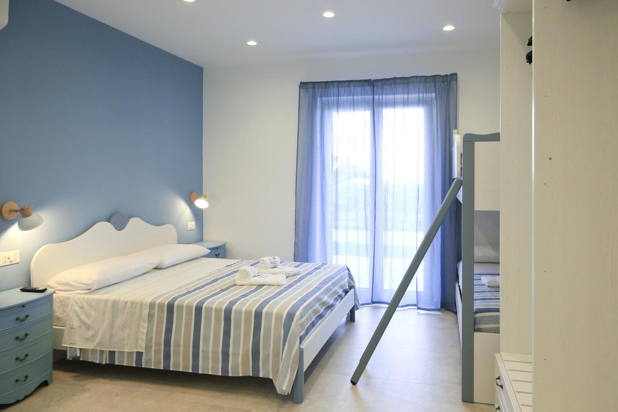 Villa Del Gaudio Rooms & Apartments Кастелламмаре-ди-Стабия Экстерьер фото