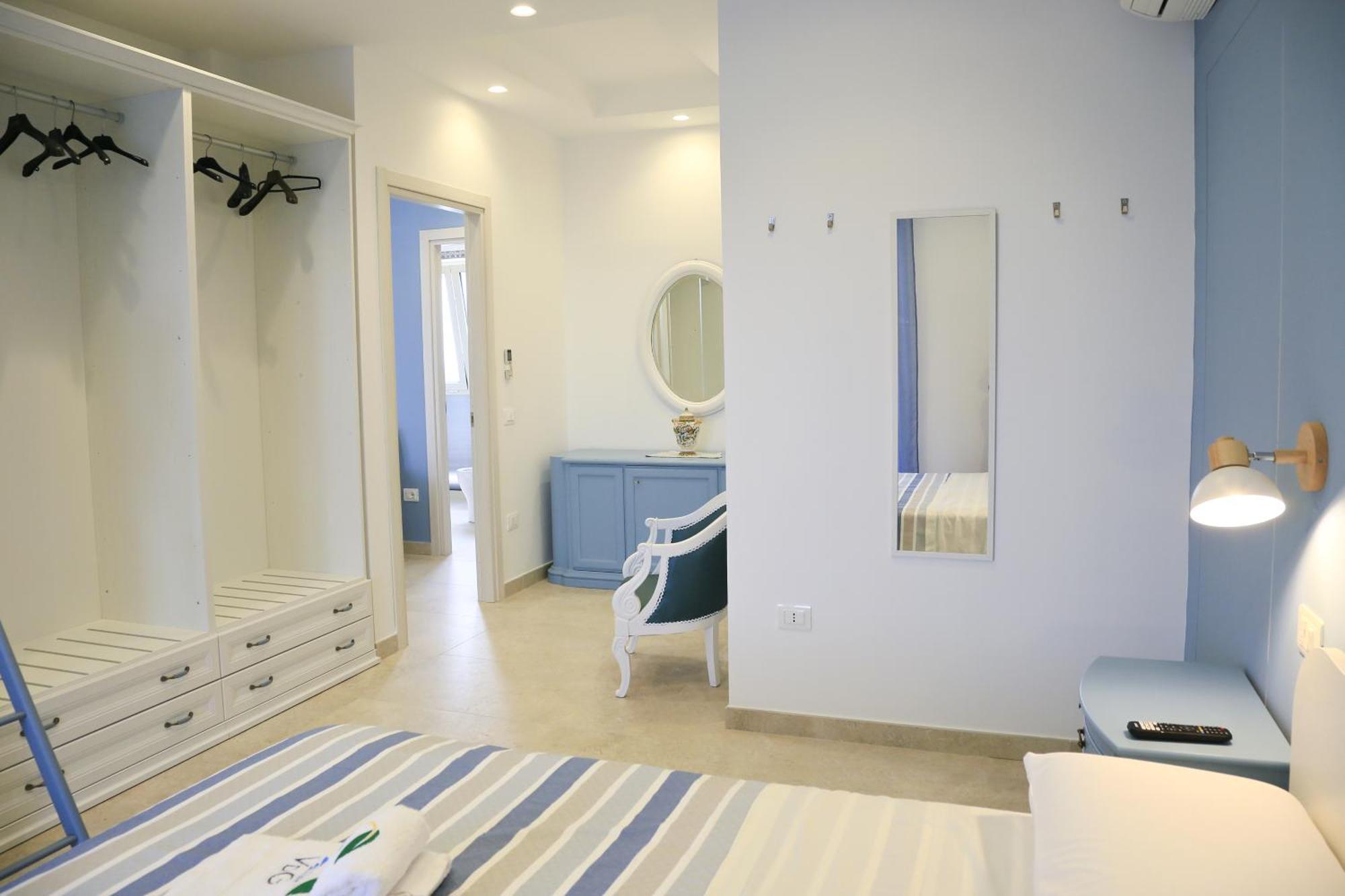 Villa Del Gaudio Rooms & Apartments Кастелламмаре-ди-Стабия Экстерьер фото