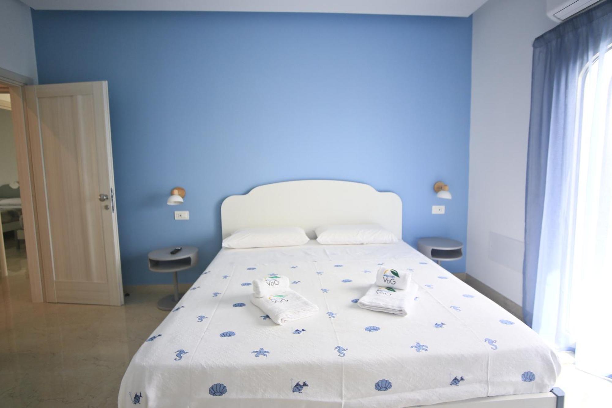 Villa Del Gaudio Rooms & Apartments Кастелламмаре-ди-Стабия Экстерьер фото