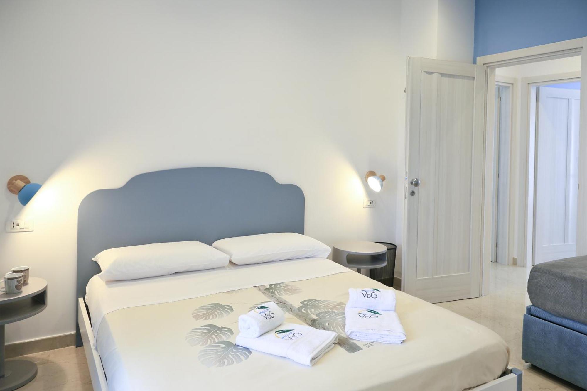 Villa Del Gaudio Rooms & Apartments Кастелламмаре-ди-Стабия Экстерьер фото