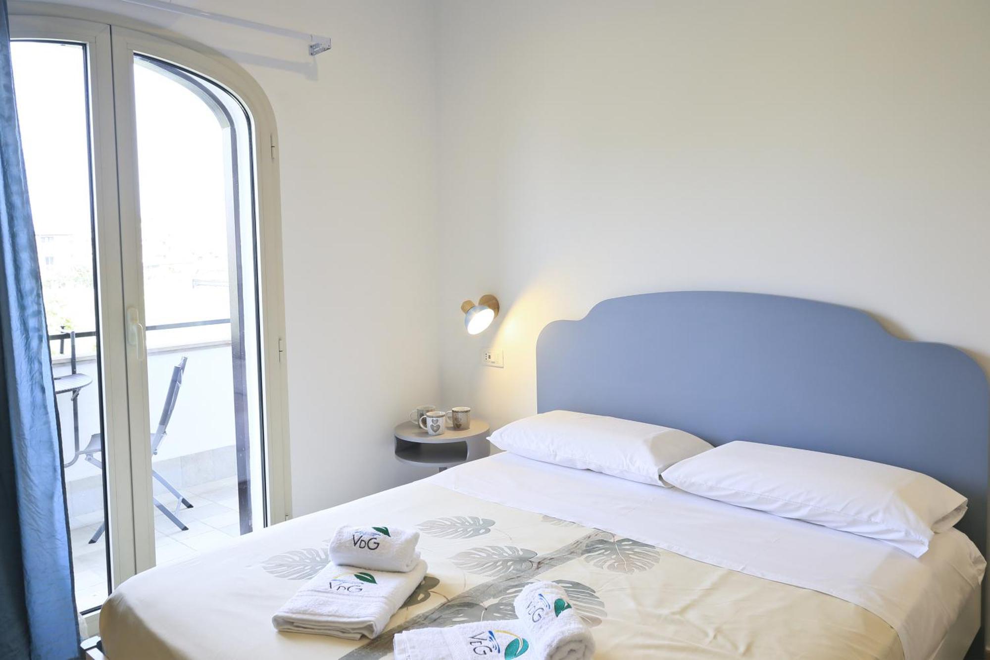 Villa Del Gaudio Rooms & Apartments Кастелламмаре-ди-Стабия Экстерьер фото