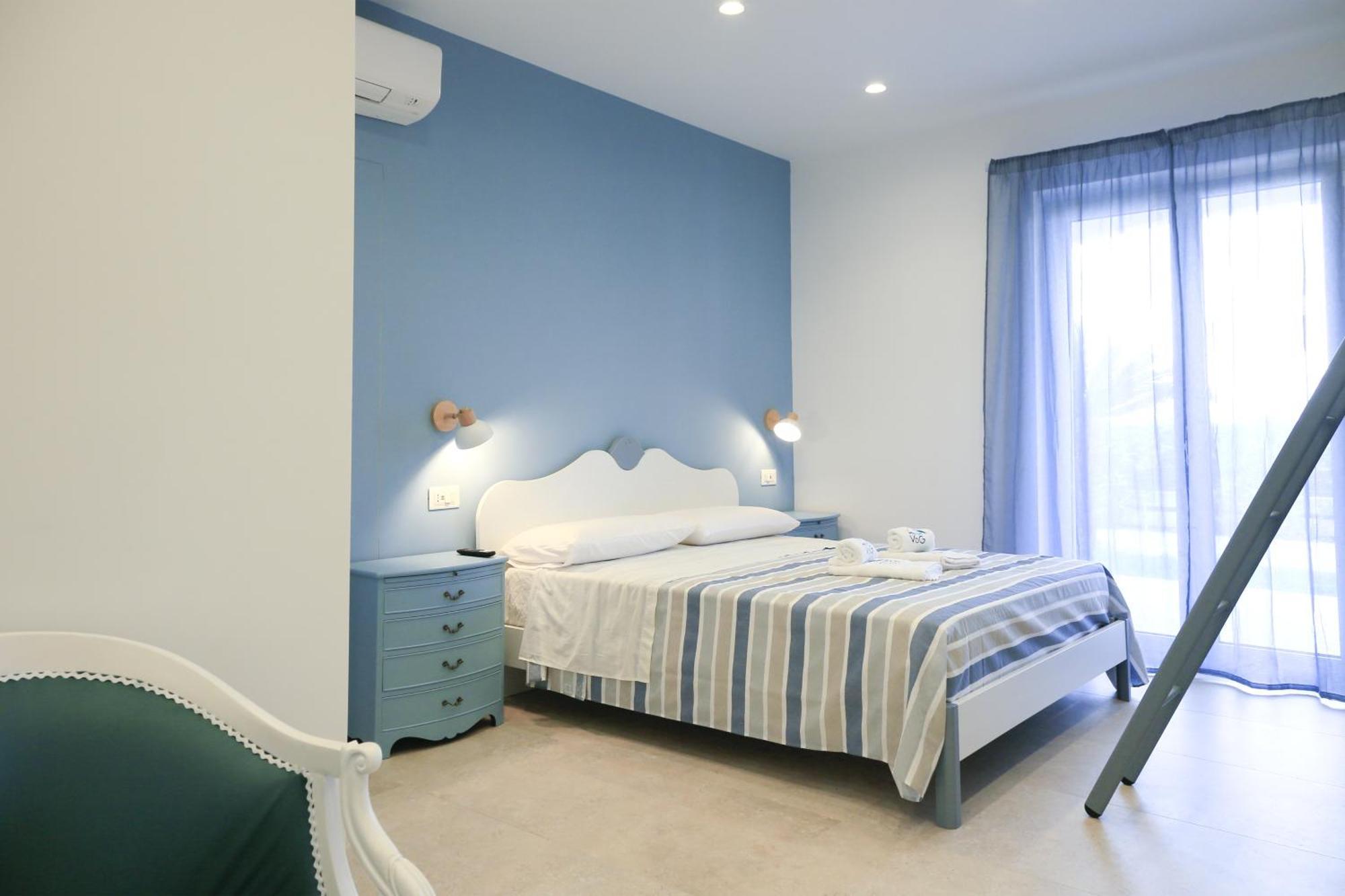 Villa Del Gaudio Rooms & Apartments Кастелламмаре-ди-Стабия Экстерьер фото