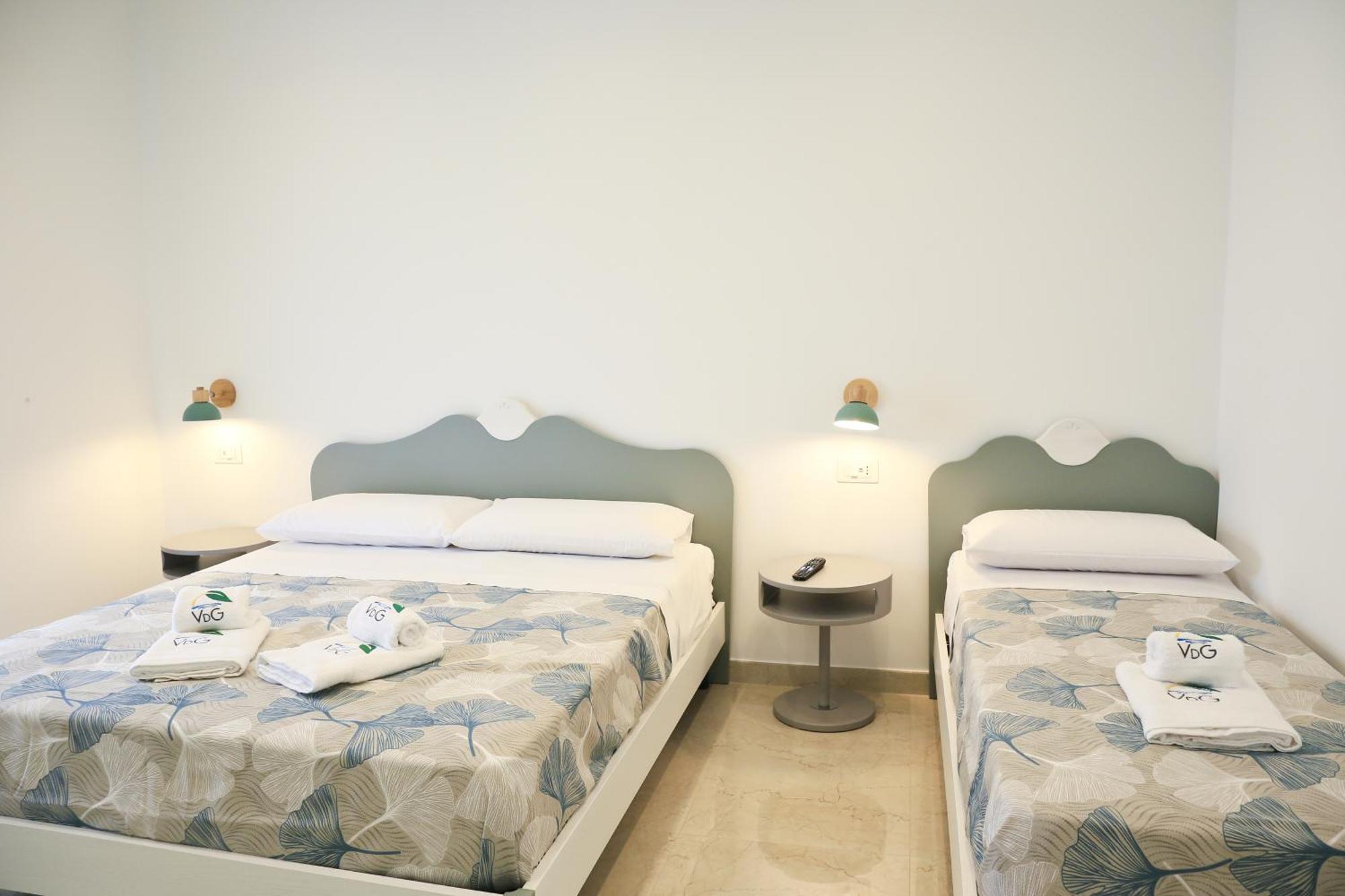 Villa Del Gaudio Rooms & Apartments Кастелламмаре-ди-Стабия Экстерьер фото