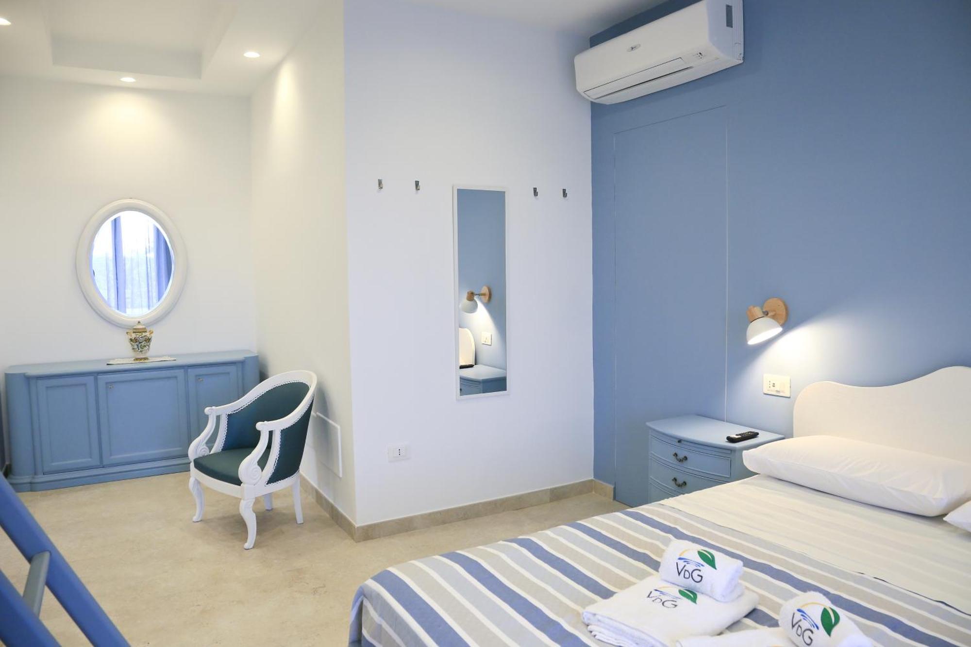 Villa Del Gaudio Rooms & Apartments Кастелламмаре-ди-Стабия Экстерьер фото