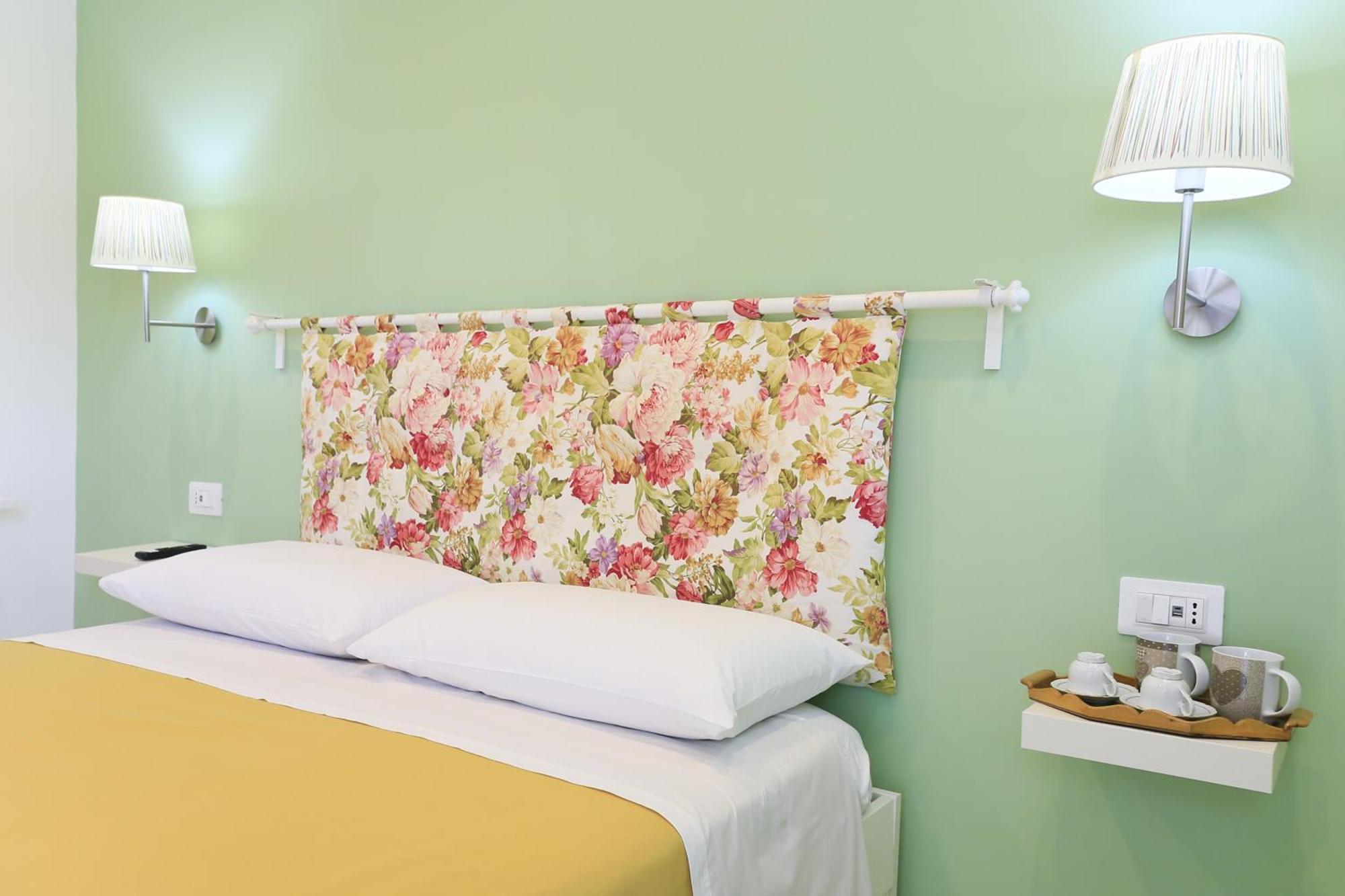 Villa Del Gaudio Rooms & Apartments Кастелламмаре-ди-Стабия Экстерьер фото