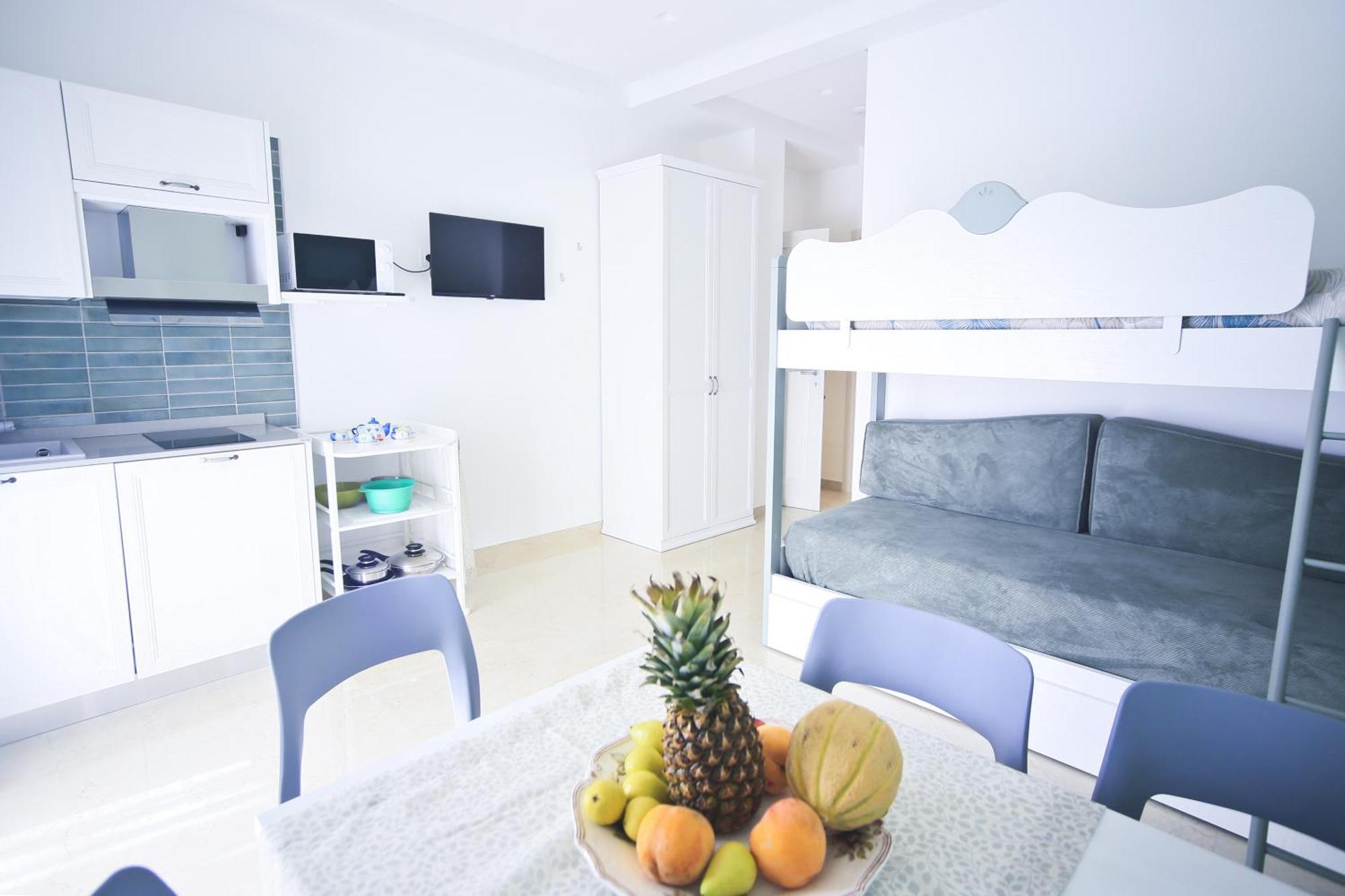 Villa Del Gaudio Rooms & Apartments Кастелламмаре-ди-Стабия Экстерьер фото
